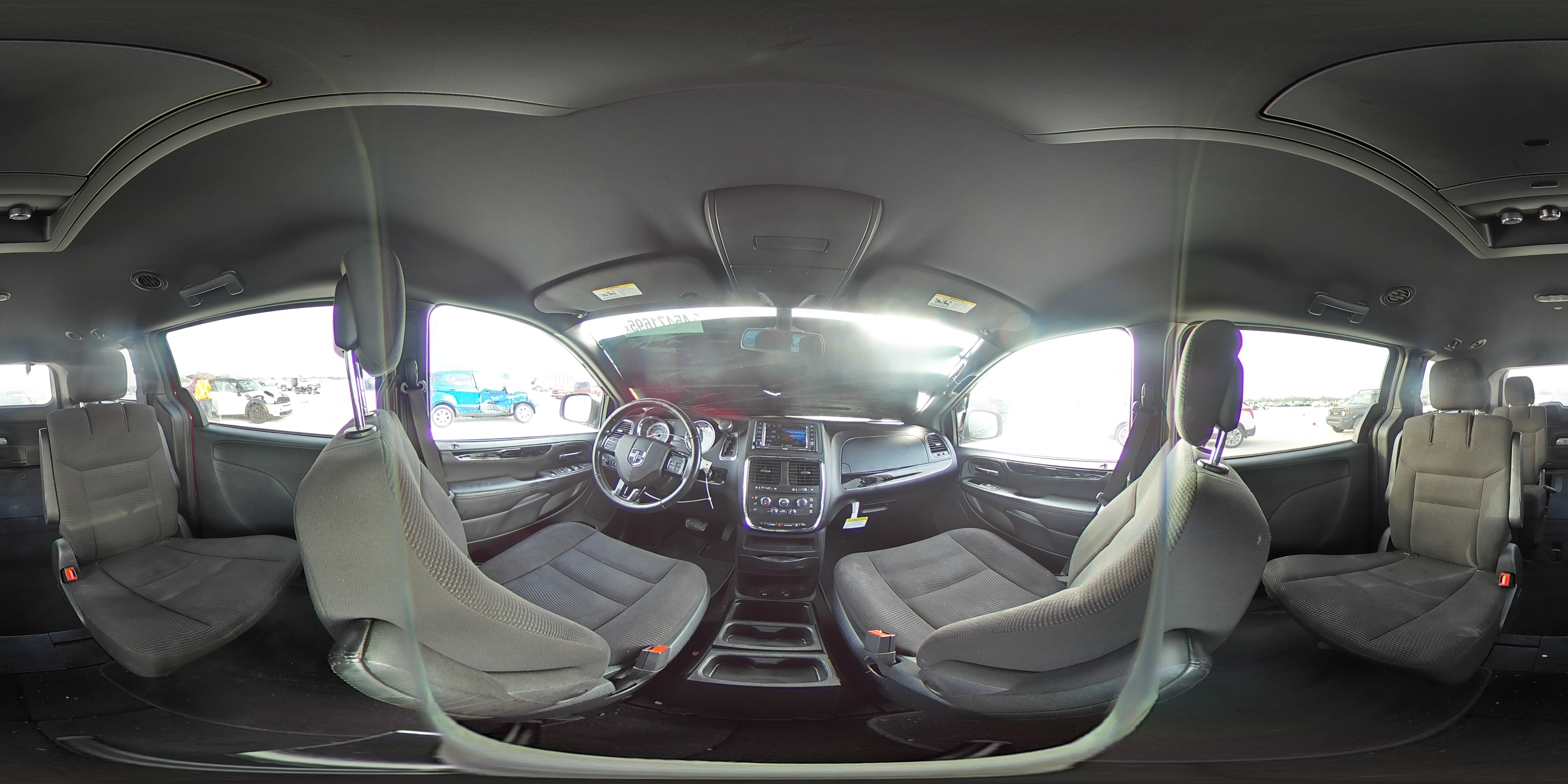 2020 Dodge Caravan - Image 14