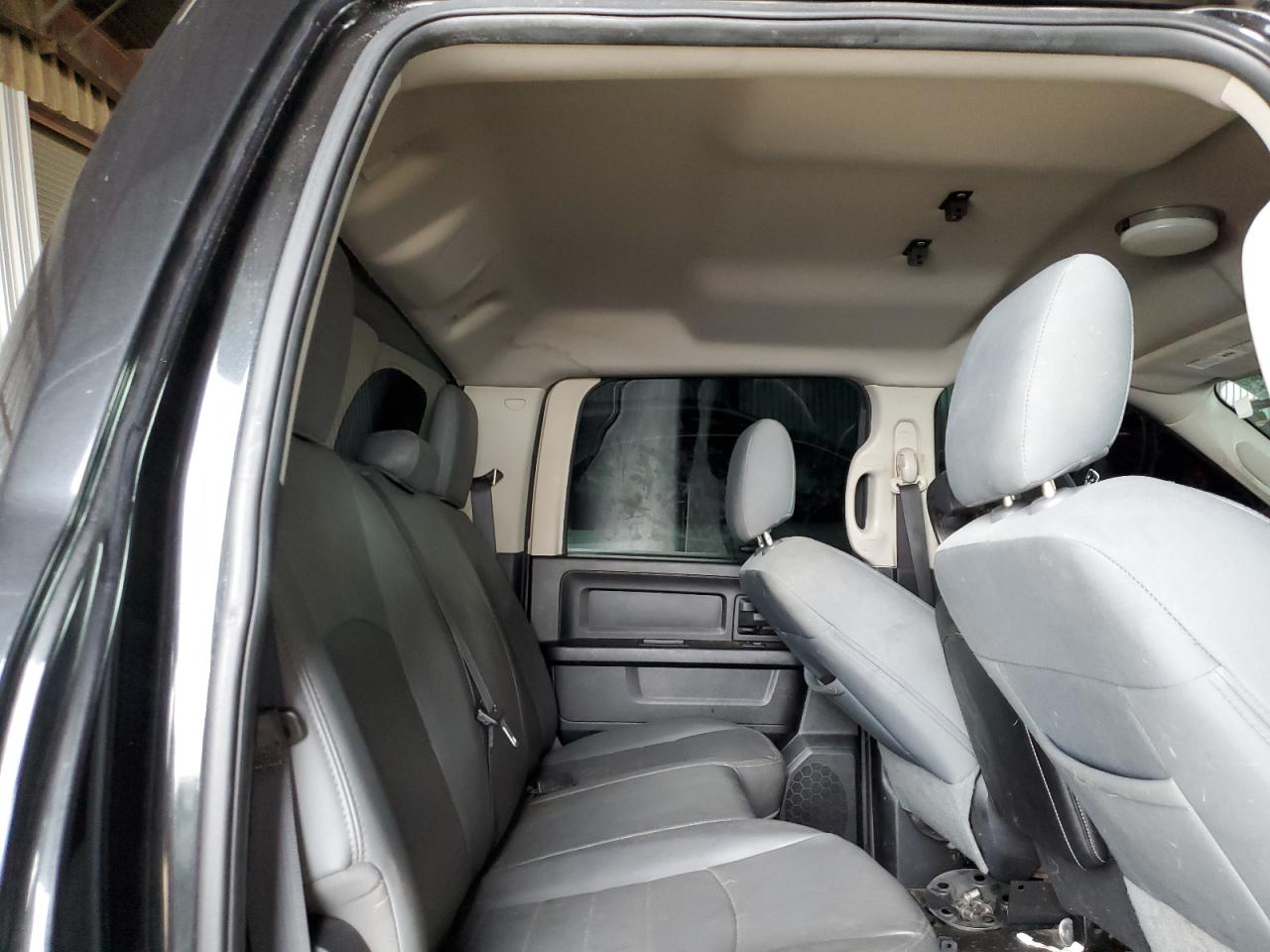 2016 RAM 1500 - Image 10