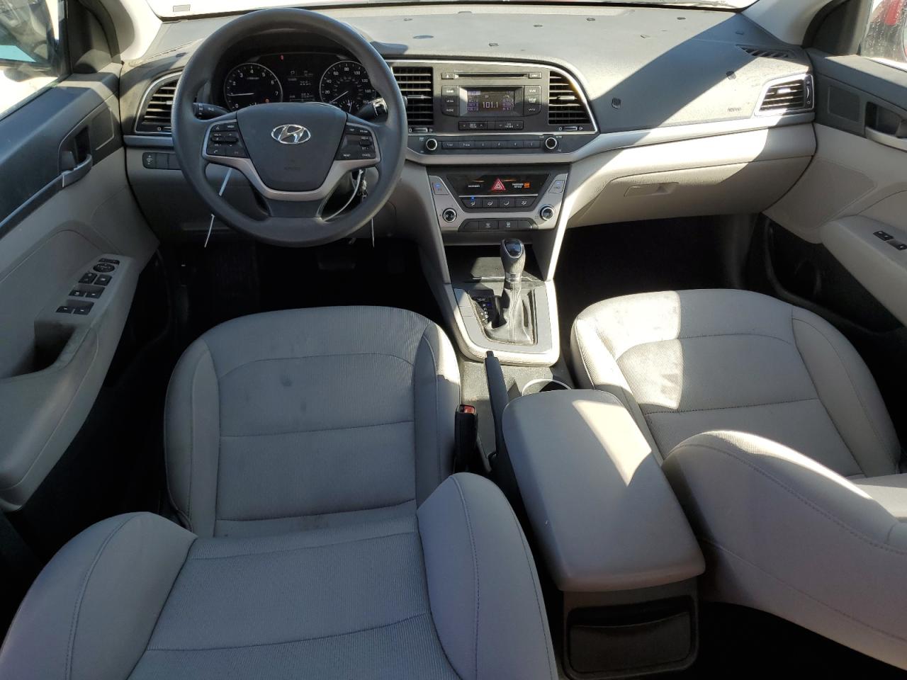 2017 Hyundai Elantra - Image 8