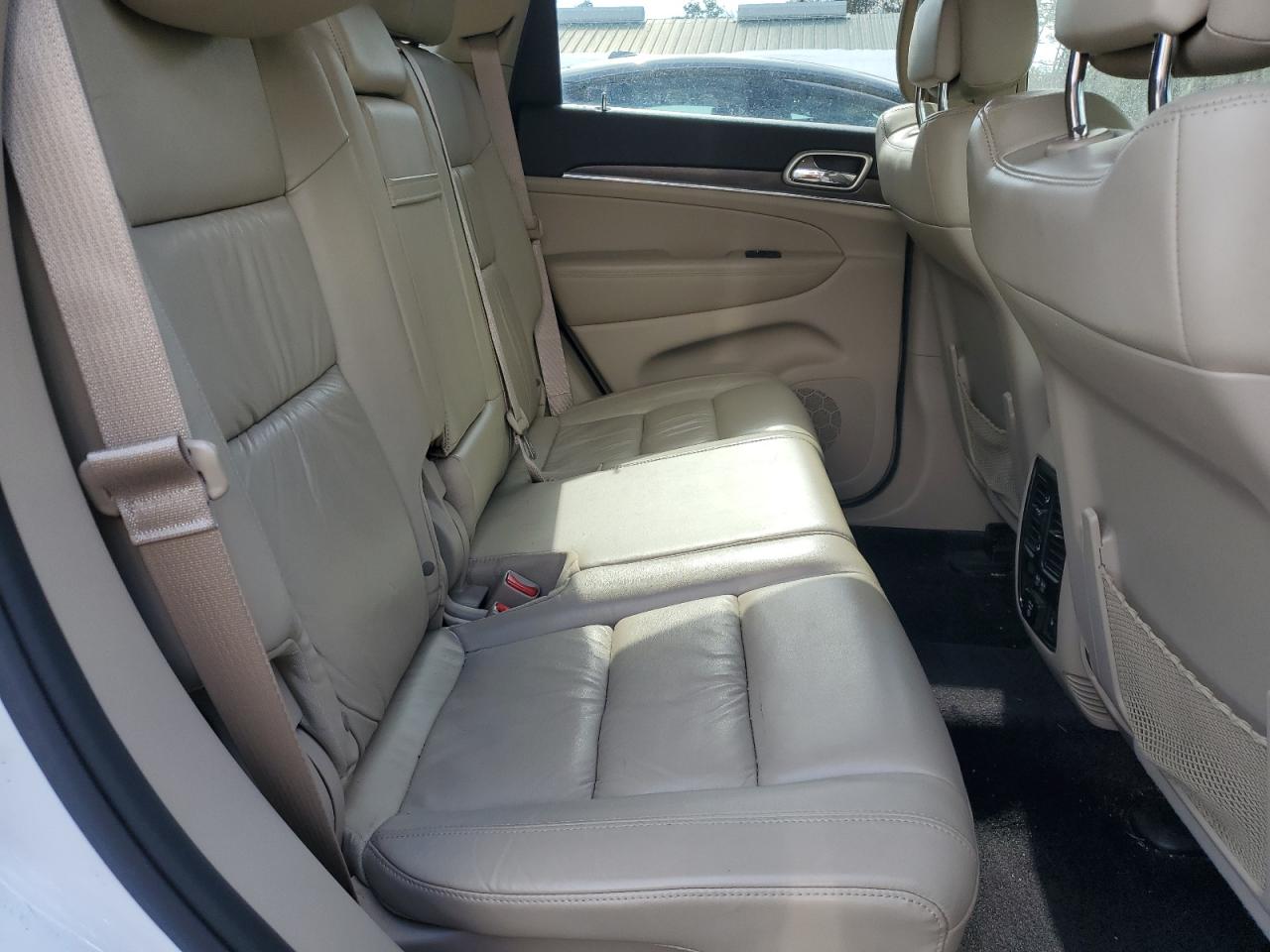 2016 Jeep Grand Cherokee - Image 11