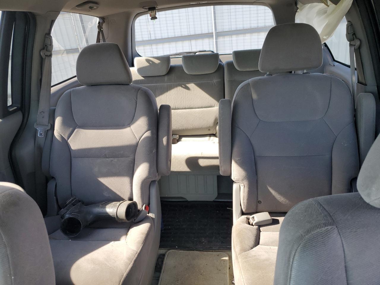 2010 Honda Odyssey - Image 10