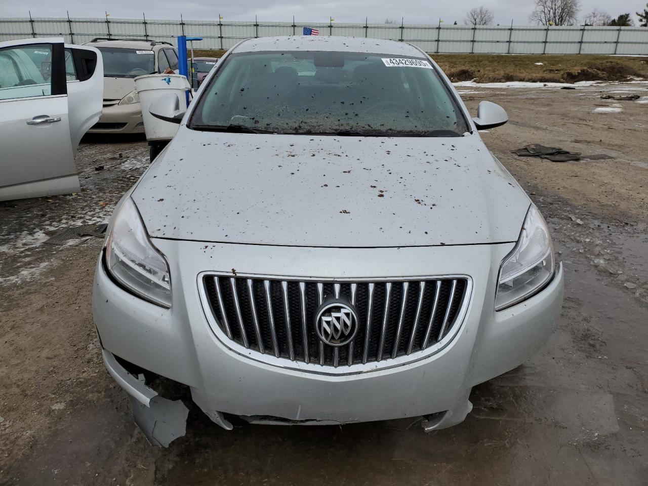 2011 Buick Regal - Image 5