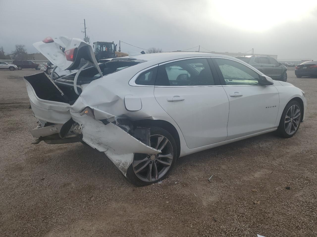 2023 Chevrolet Malibu - Image 3