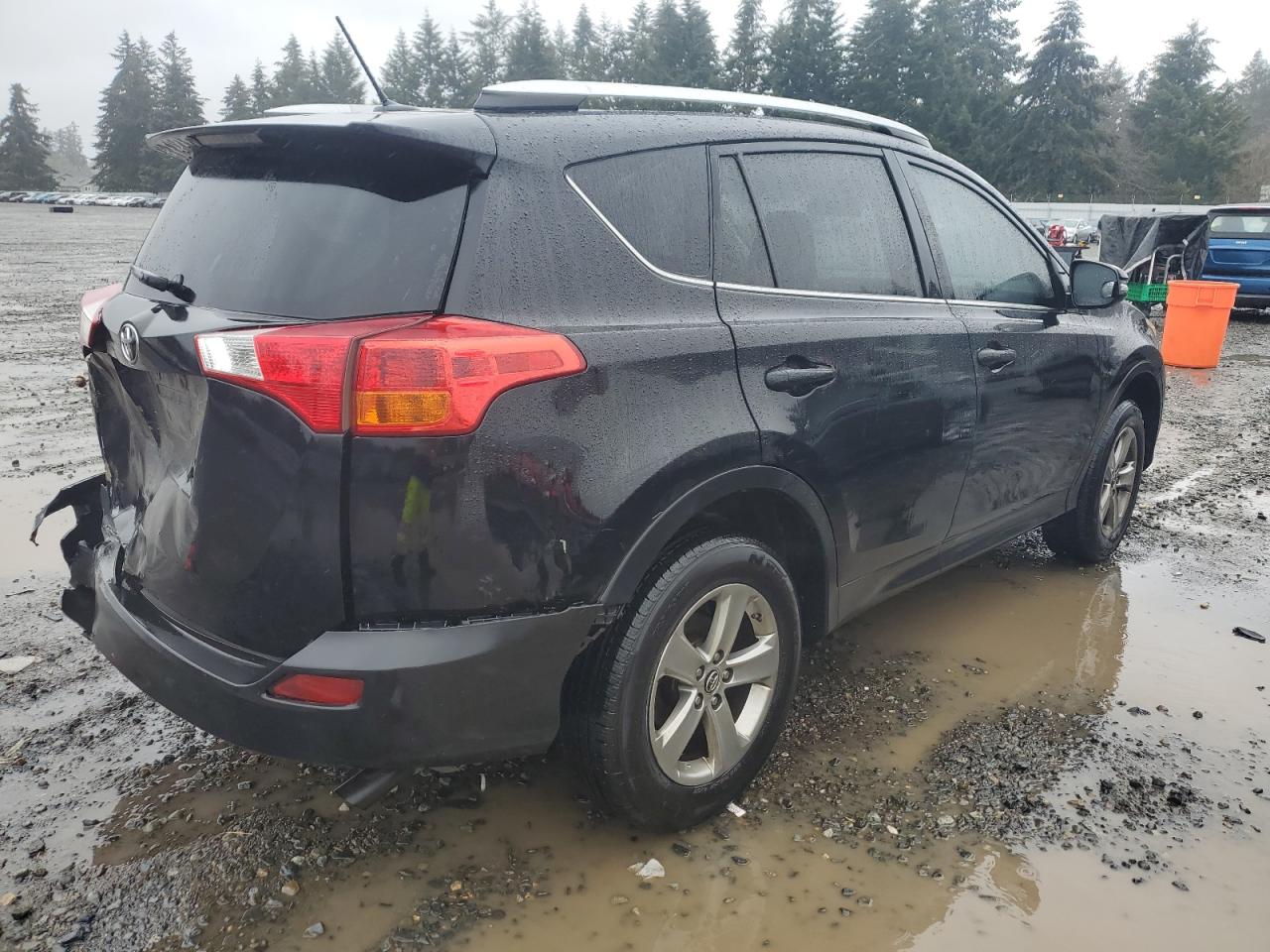 2015 Toyota RAV 4 - Image 3