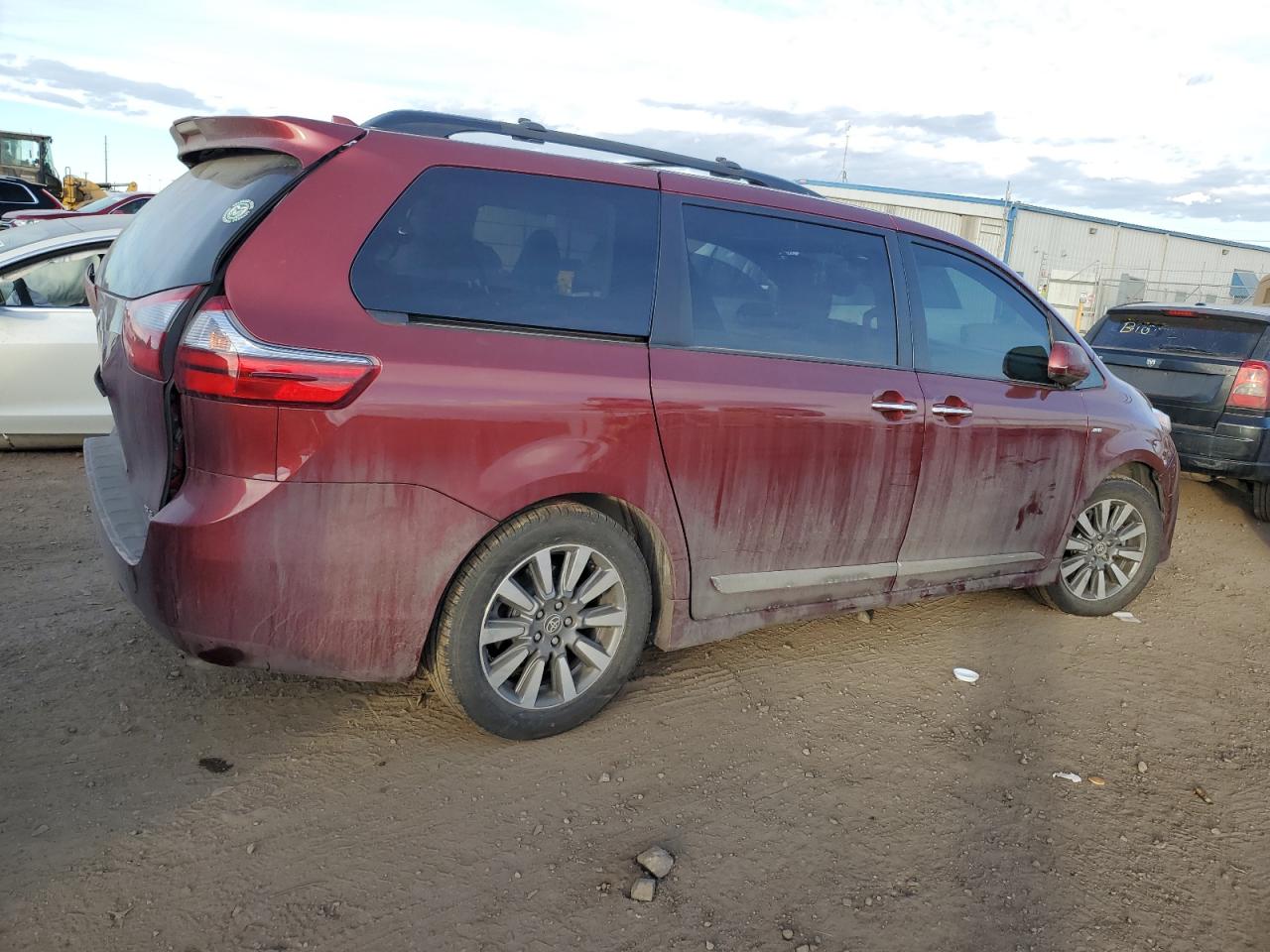 2020 Toyota Sienna - Image 3