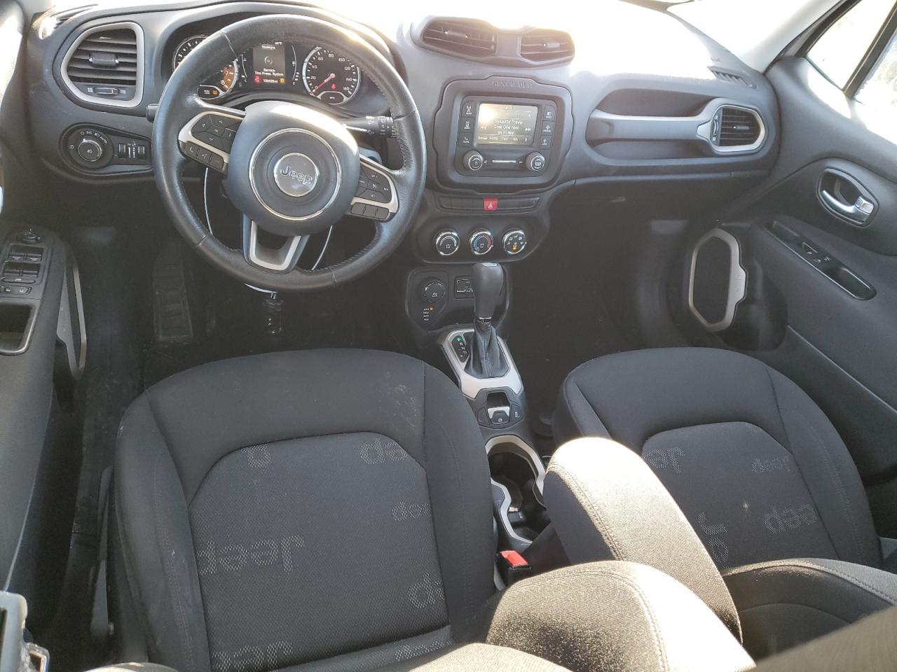 2015 Jeep Renegade - Image 8