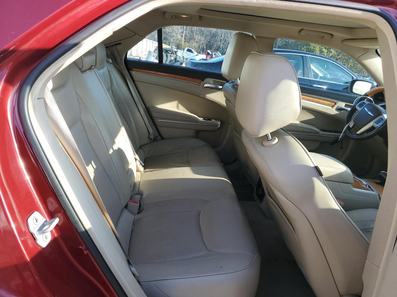 2013 Chrysler 300 - Image 10