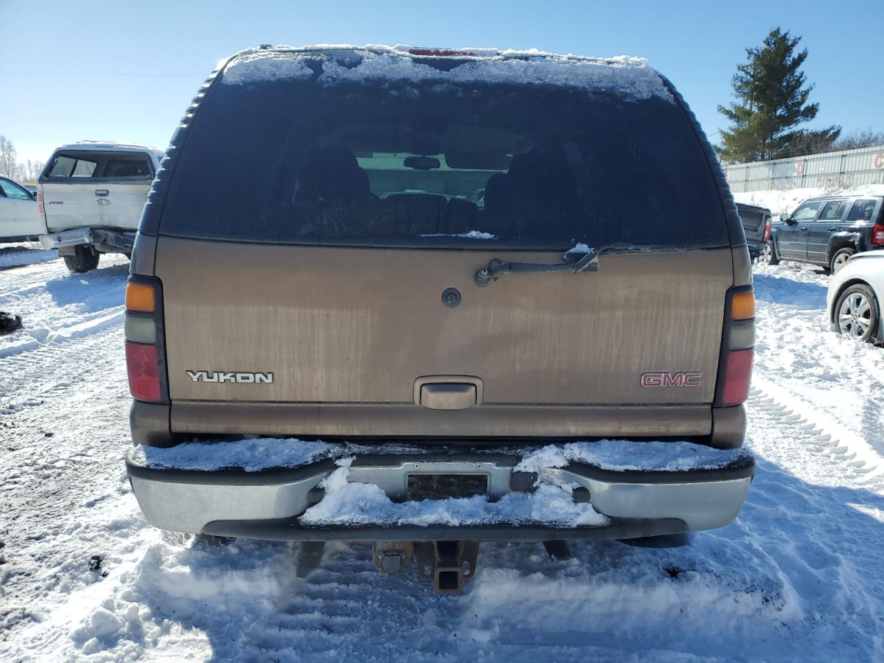 2004 GMC Yukon - Image 6