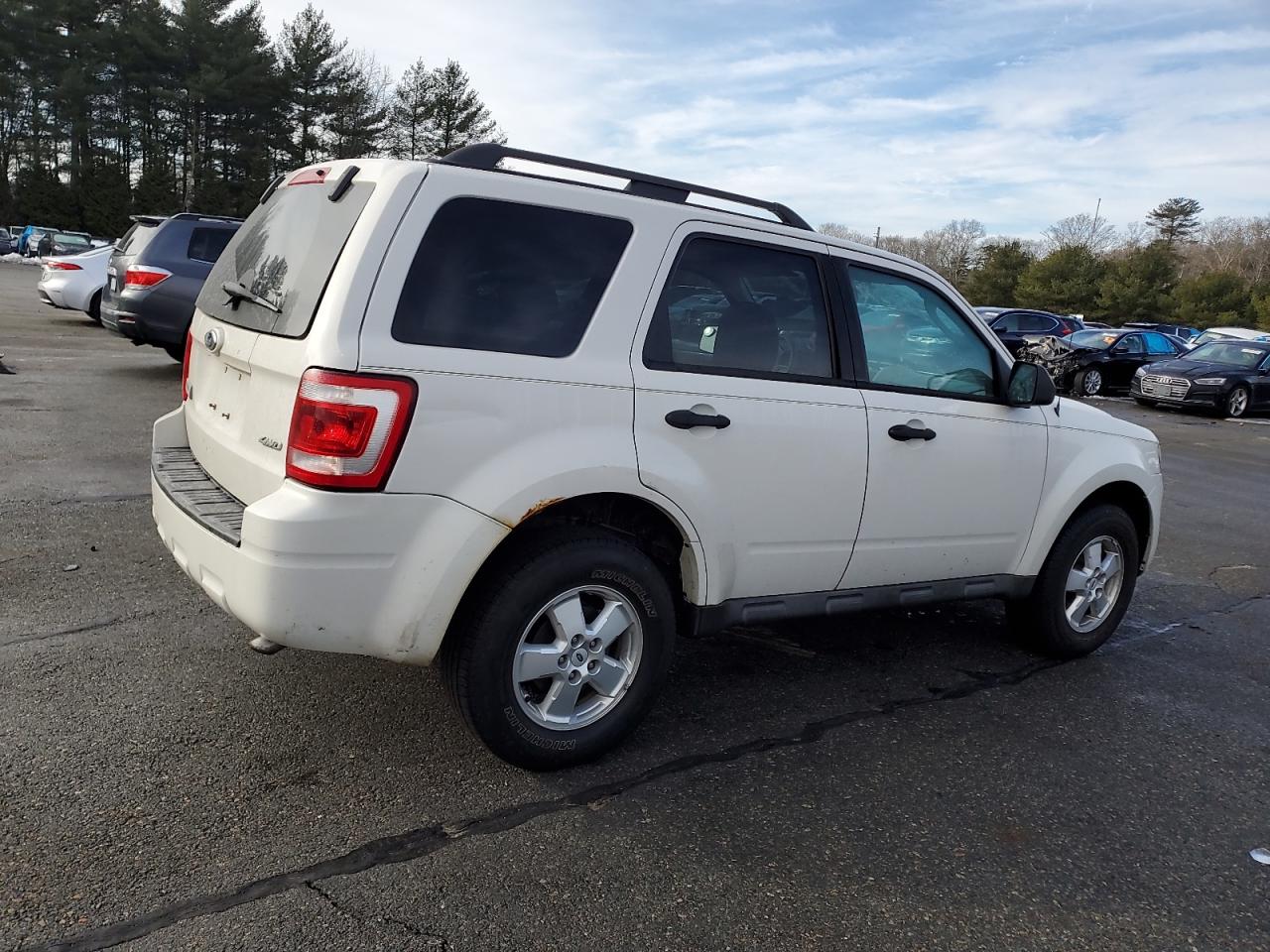 2009 Ford Escape - Image 3
