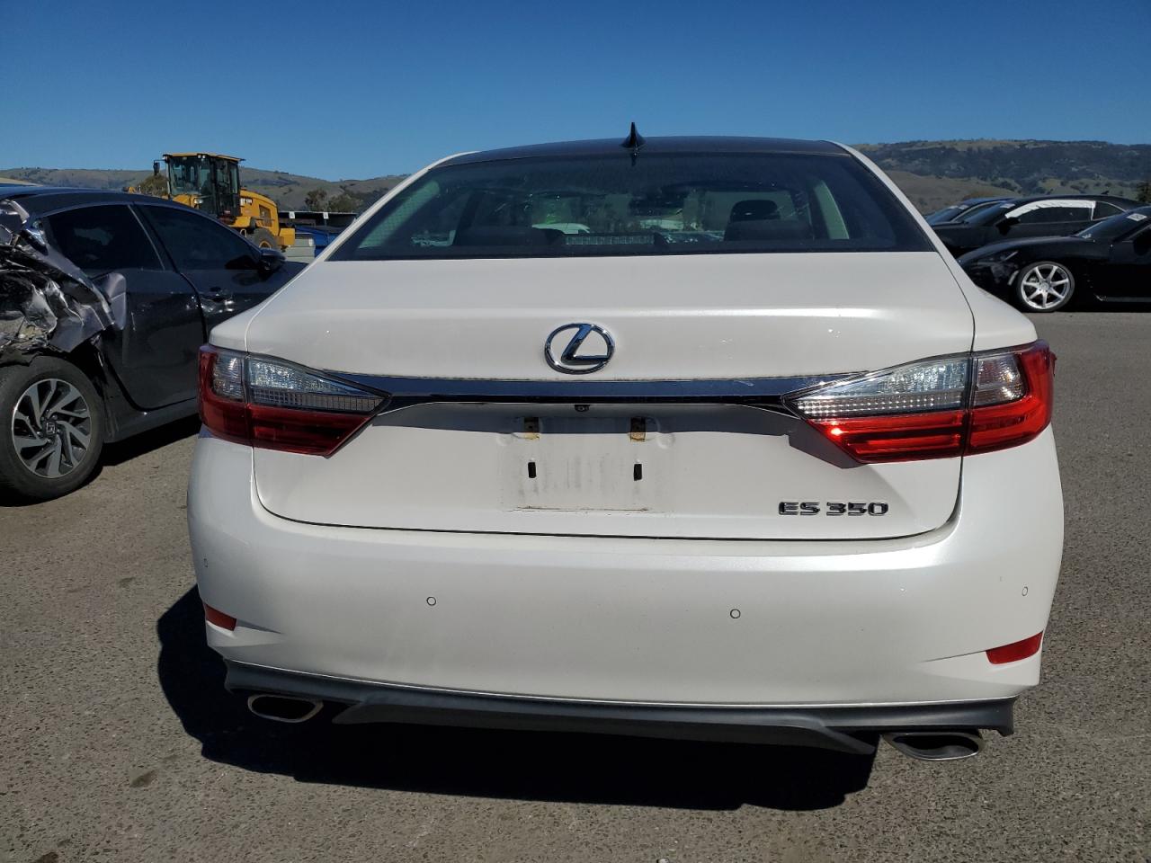 2018 Lexus ES - Image 6
