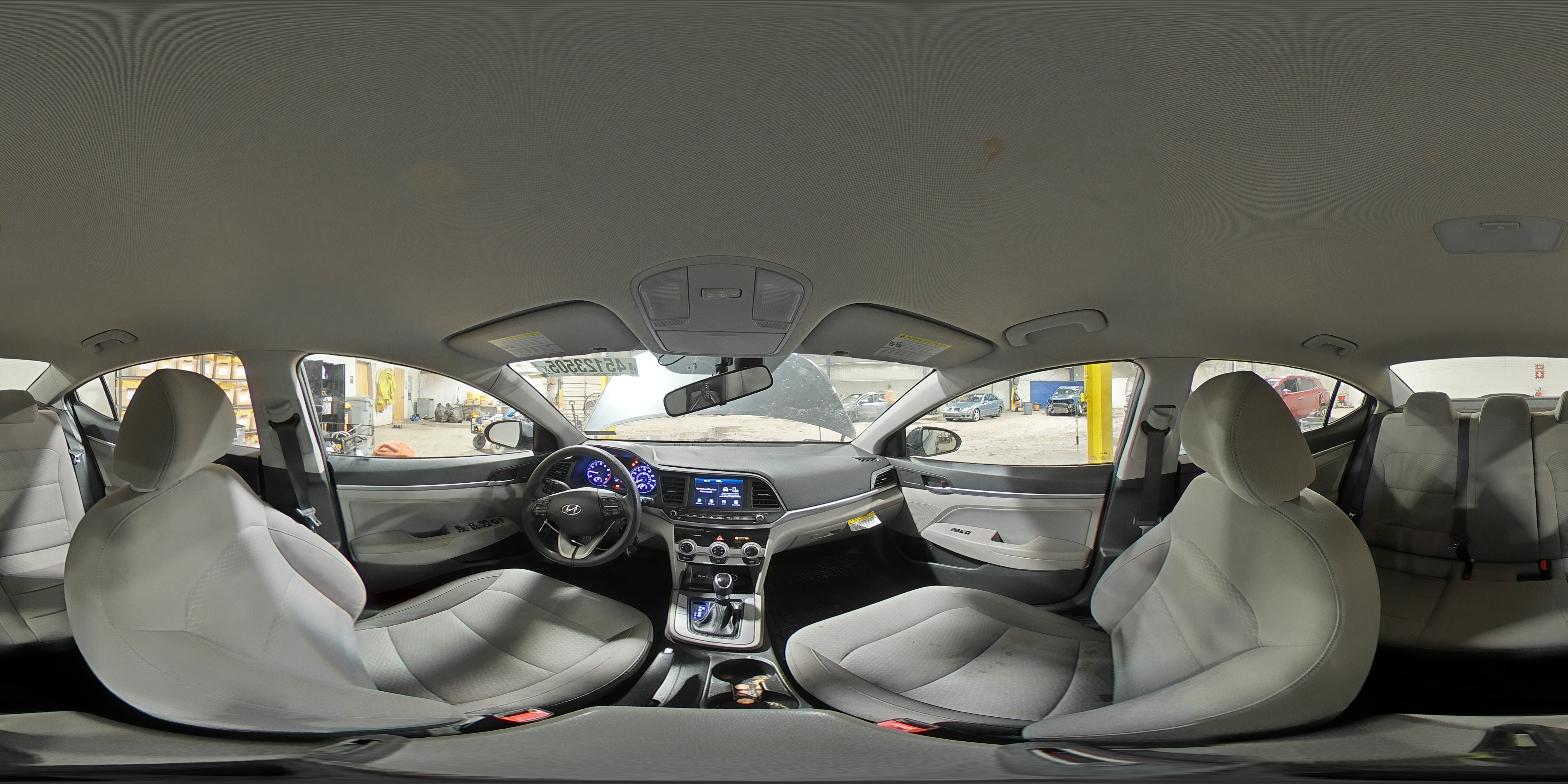 2019 Hyundai Elantra - Image 14