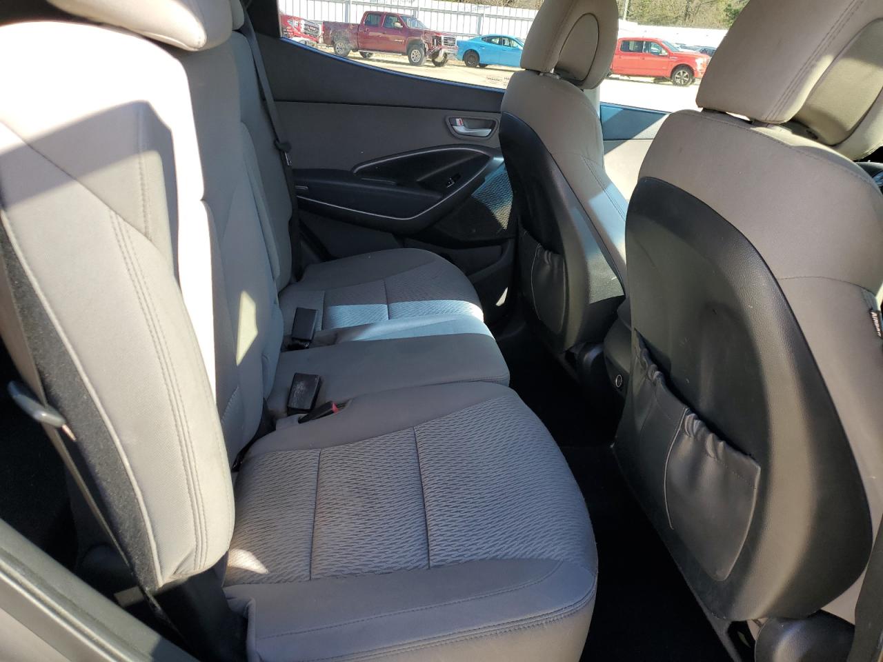 2014 Hyundai Santa Fe - Image 11