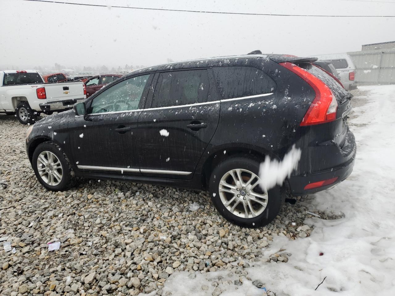 2016 Volvo XC60 - Image 2