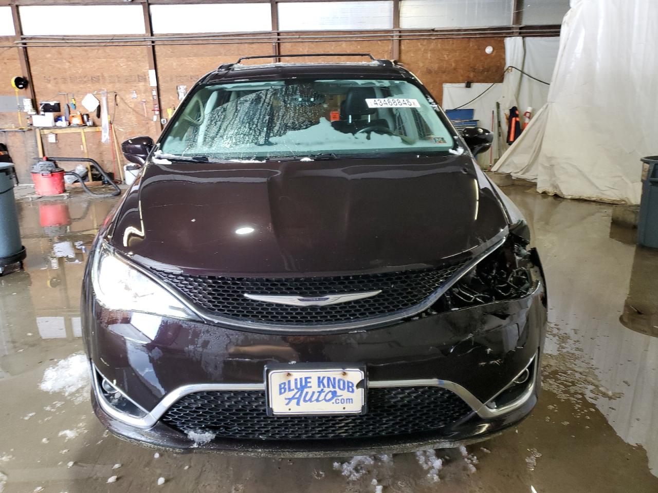 2017 Chrysler Pacifica - Image 5