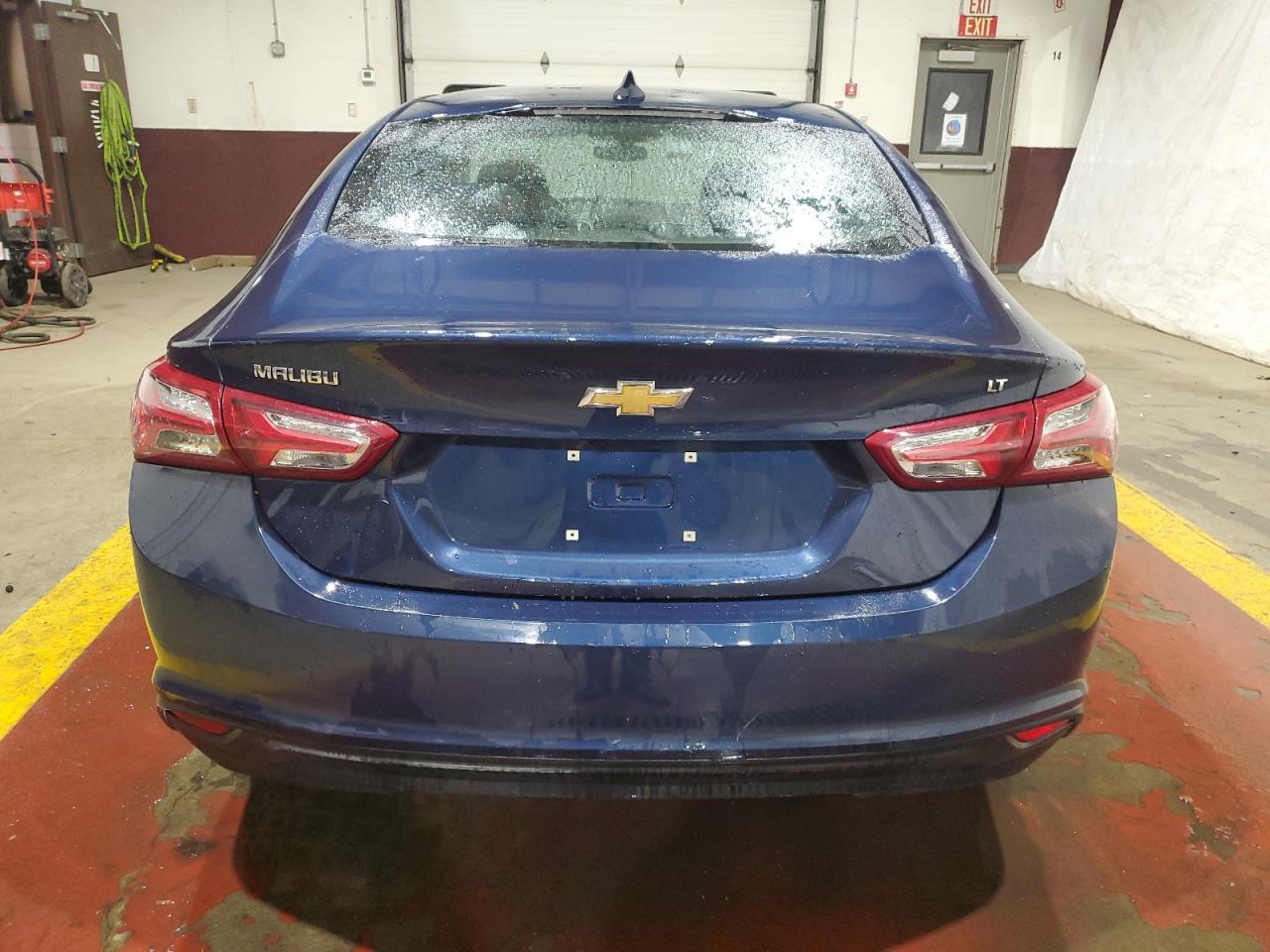 2022 Chevrolet Malibu - Image 6