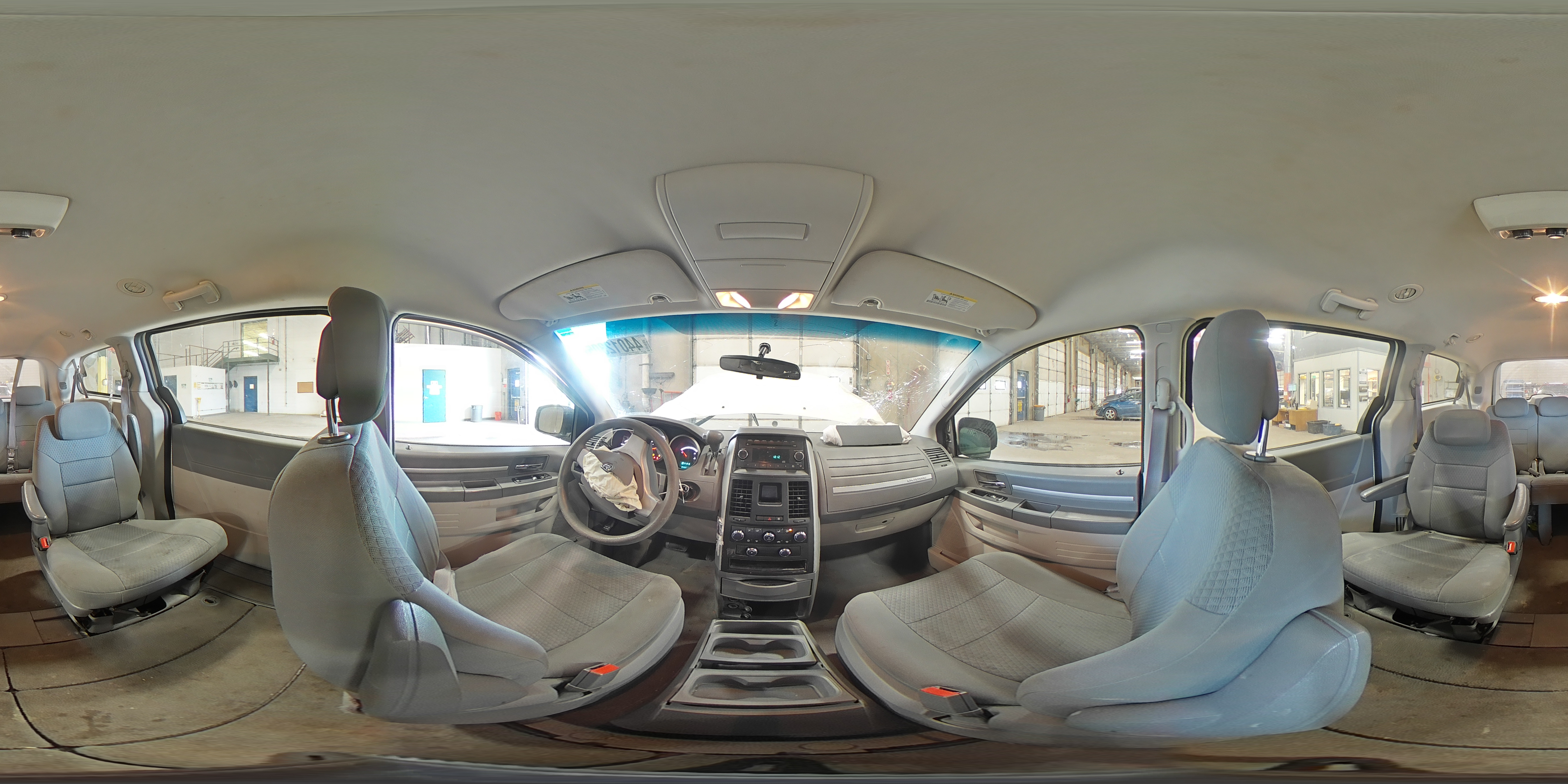 2010 Dodge Caravan - Image 14