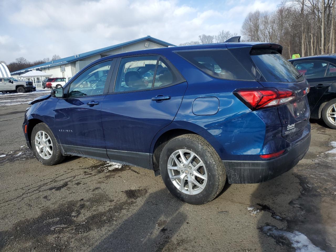 2023 Chevrolet Equinox - Image 2
