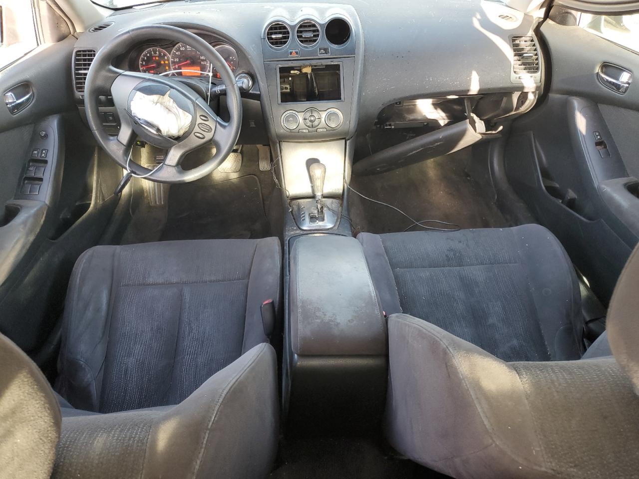 2010 Nissan Altima - Image 8
