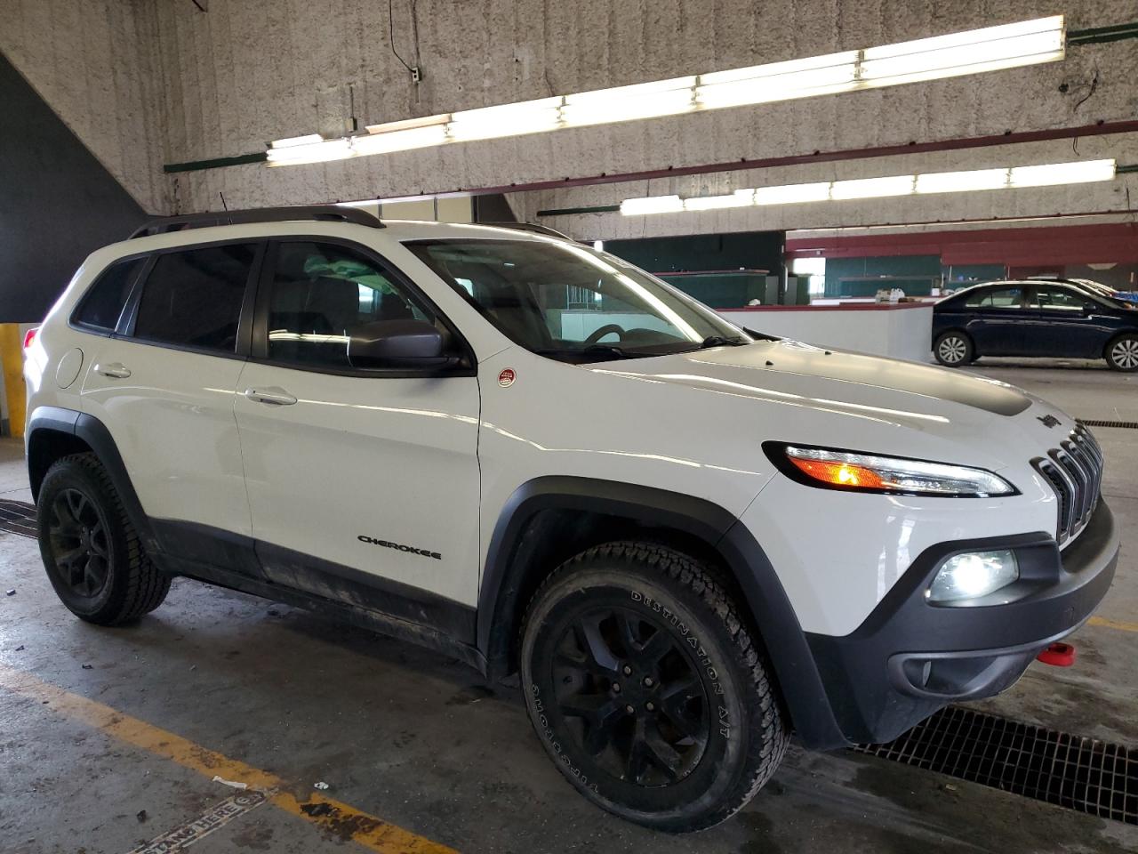 2017 Jeep Cherokee - Image 4