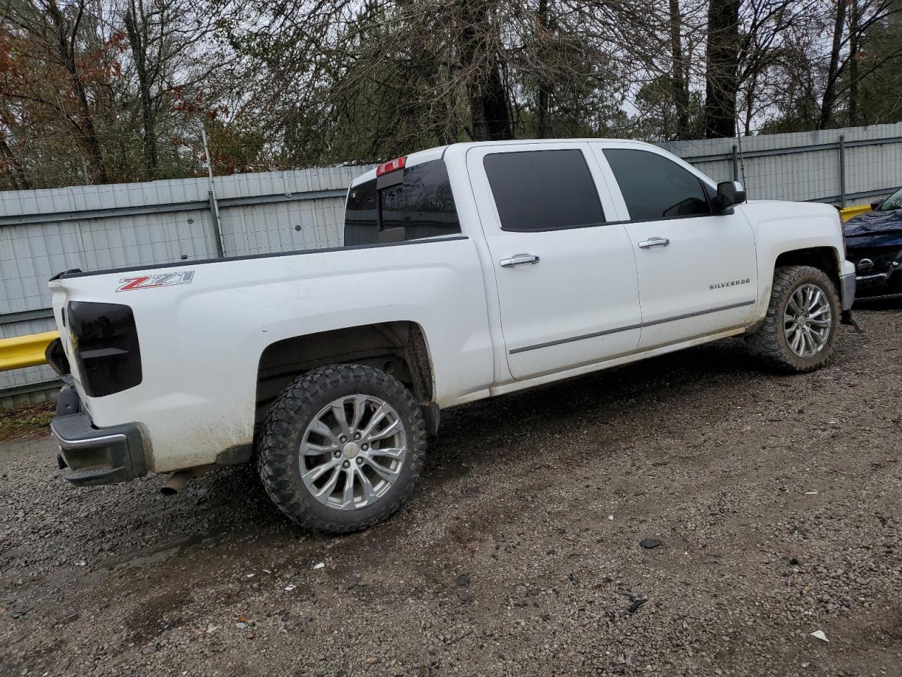 2014 Chevrolet Silverado - Image 3
