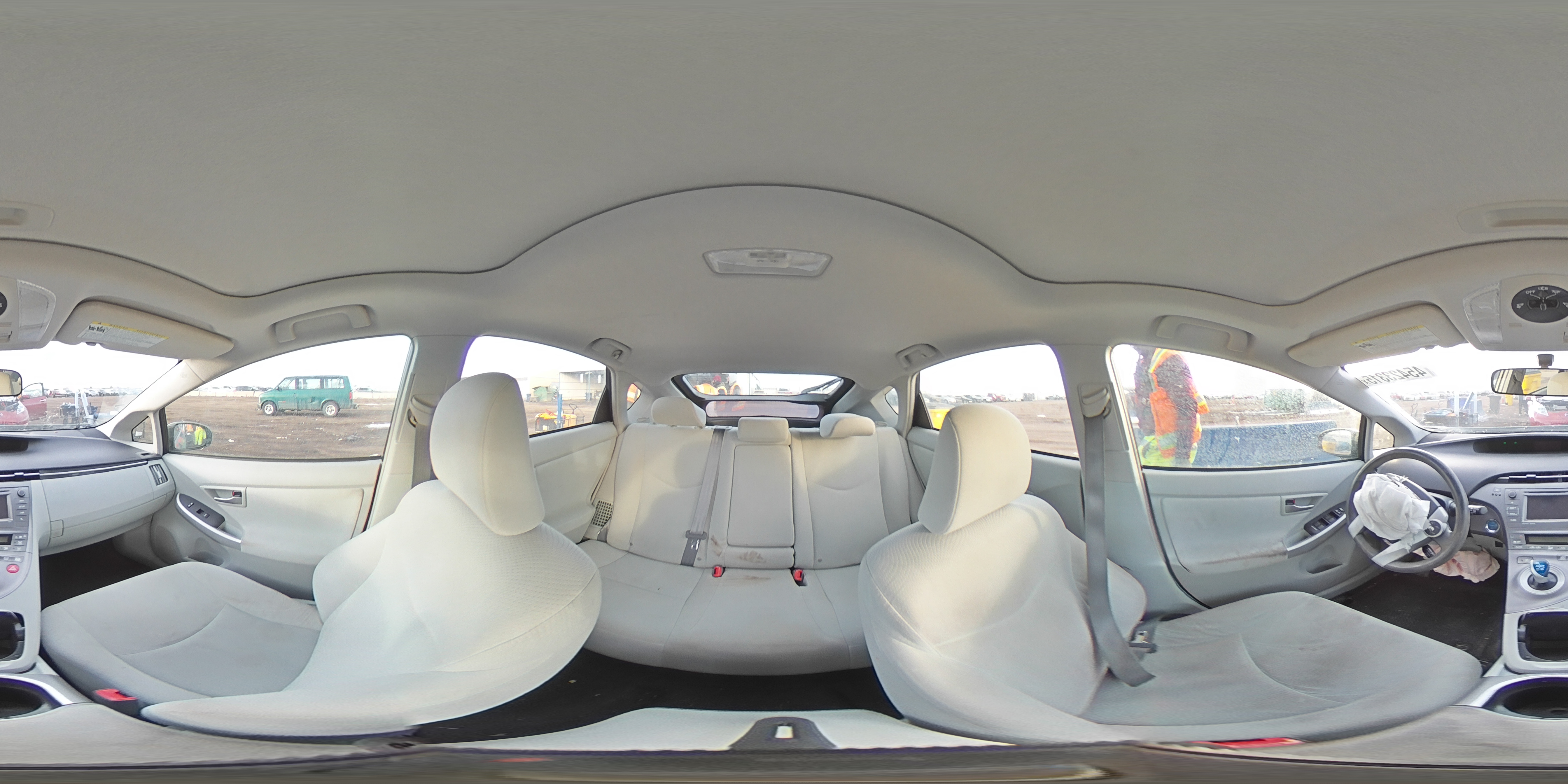 2013 Toyota Prius - Image 13