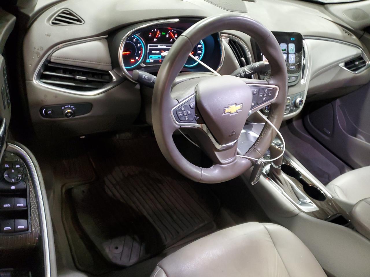 2018 Chevrolet Malibu - Image 8