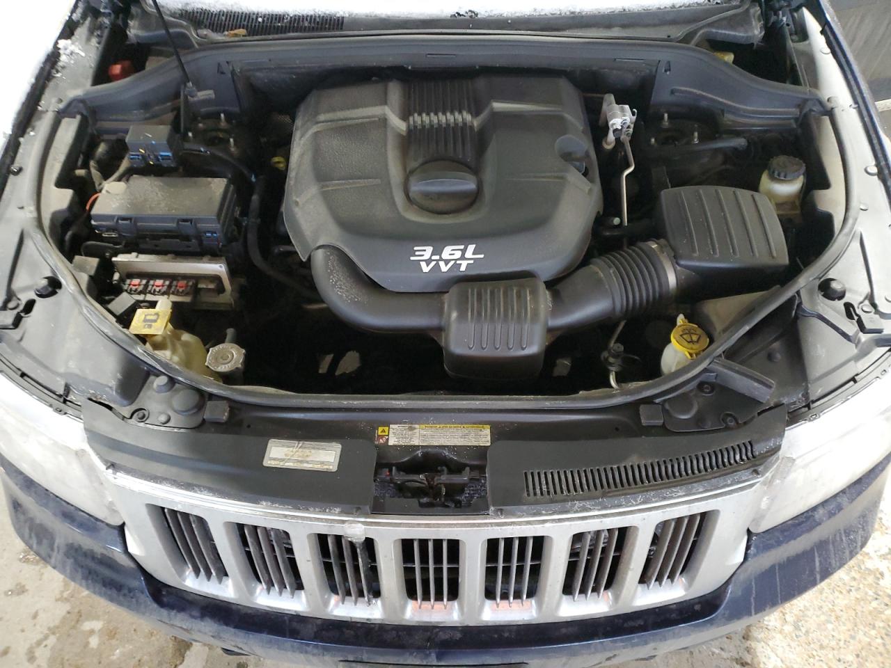 2012 Jeep Grand Cherokee - Image 12