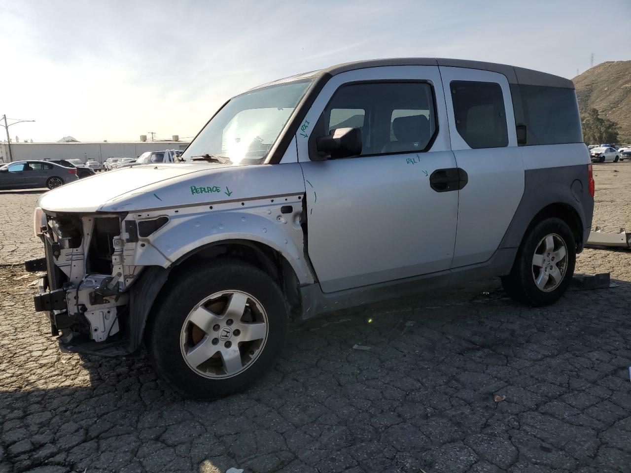 2004 Honda Element - Image 1