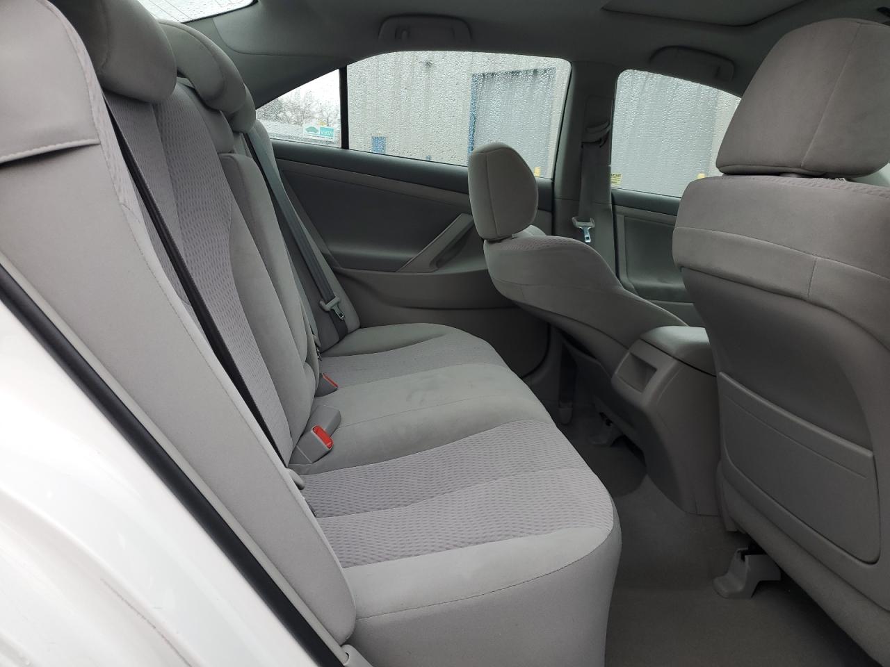 2011 Toyota Camry - Image 10