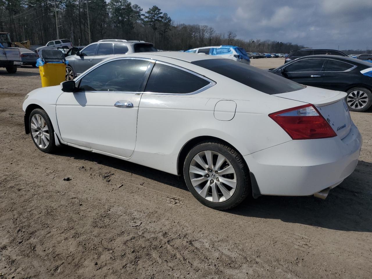 2009 Honda Accord - Image 2