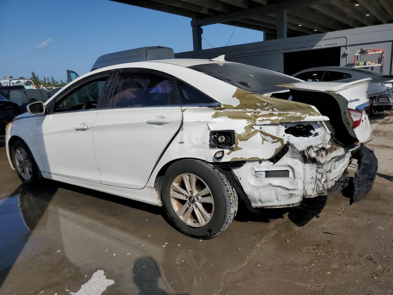 2013 Hyundai Sonata - Image 2