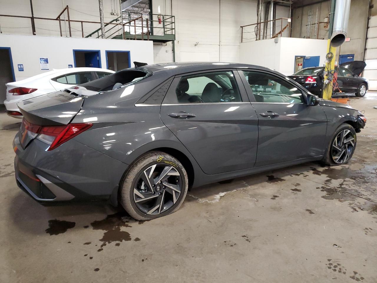 2024 Hyundai Elantra - Image 3