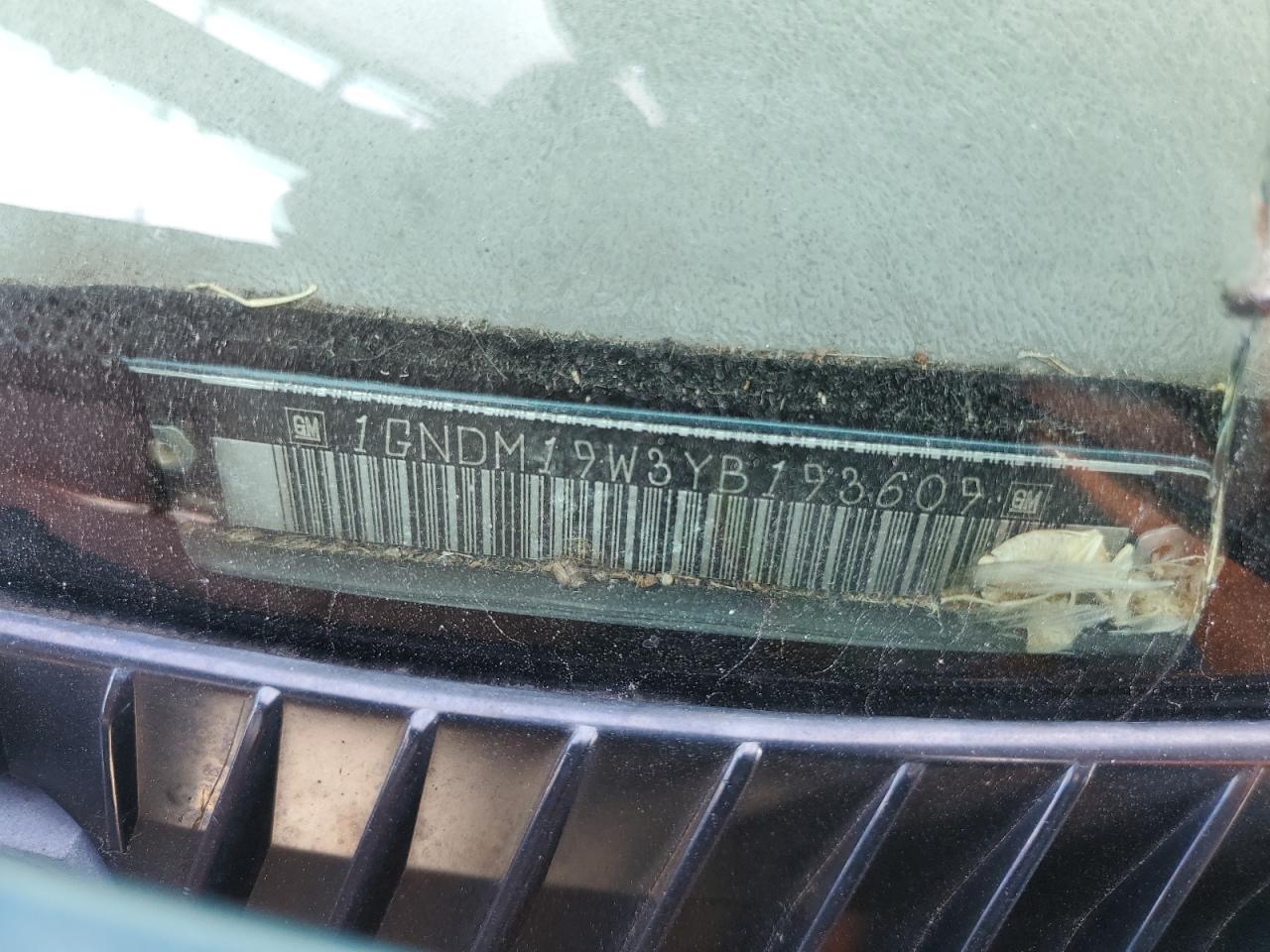 2000 Chevrolet Astro - Image 13