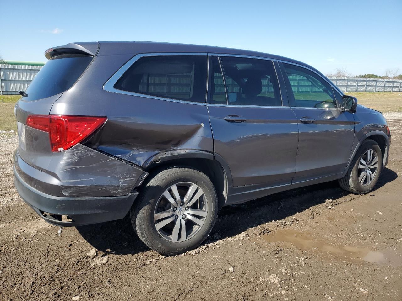 2018 Honda Pilot - Image 3