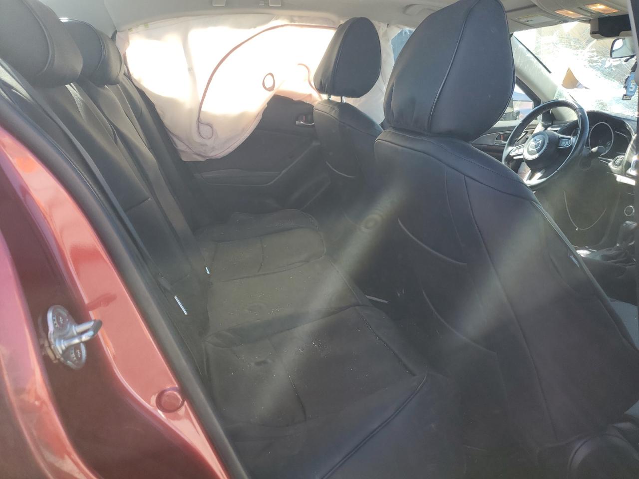 2018 Mazda 3 - Image 10