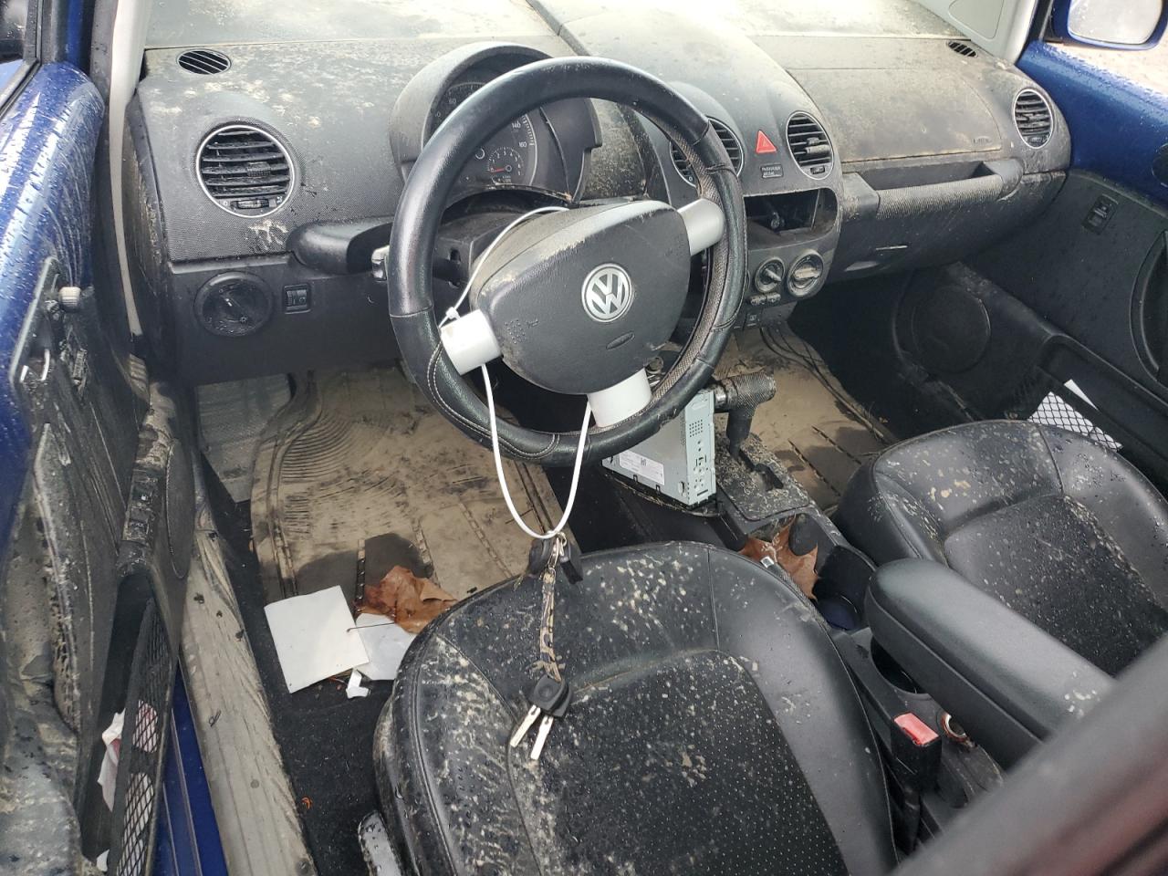 2008 Volkswagen Beetle - Image 8