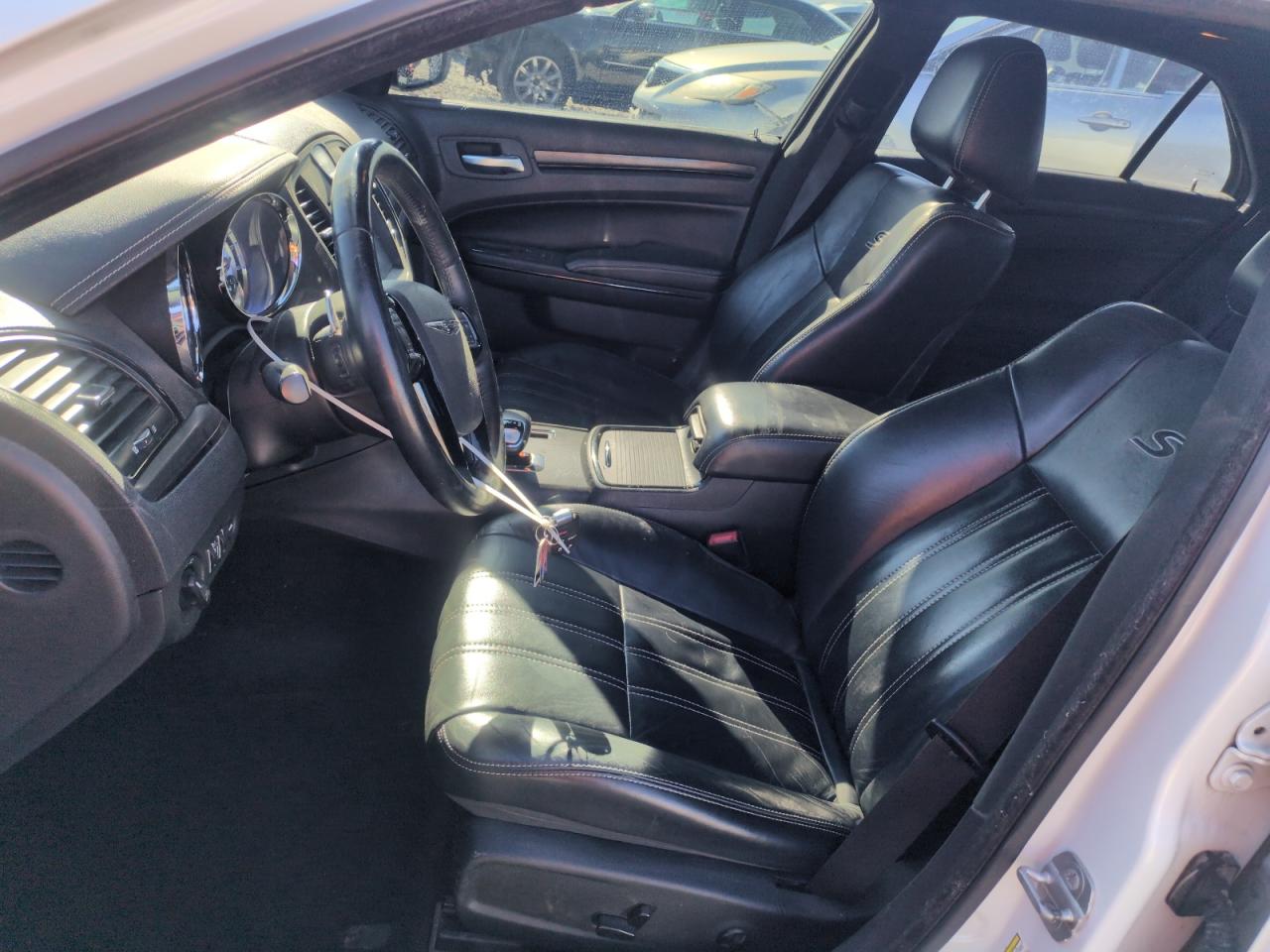 2014 Chrysler 300 - Image 7