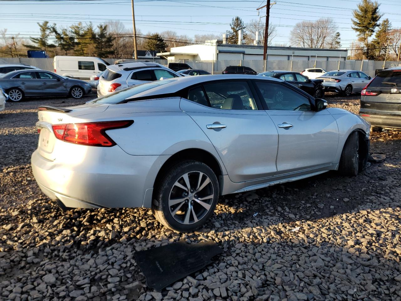2016 Nissan Maxima - Image 3