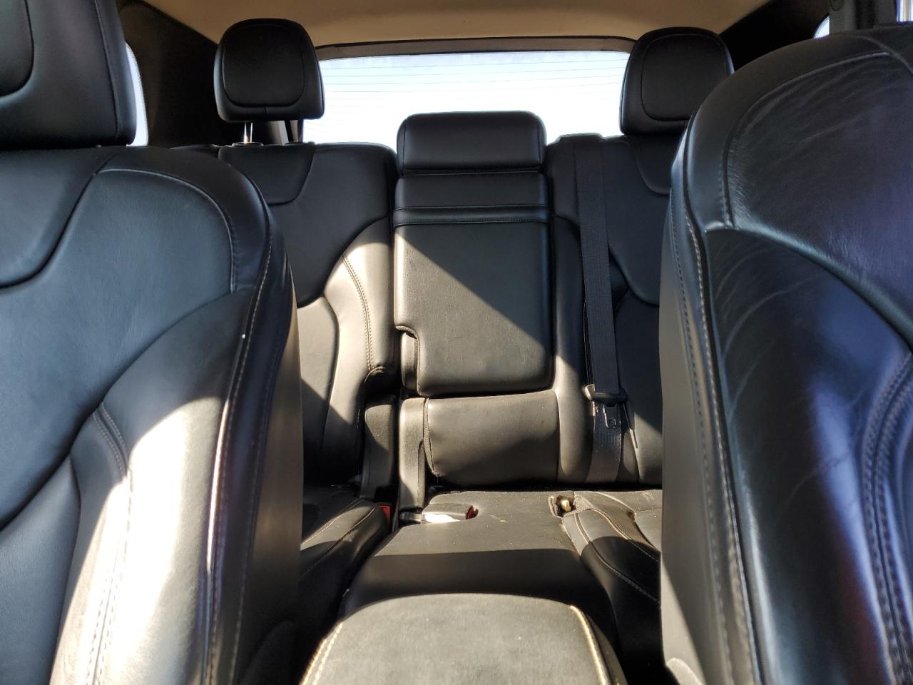 2017 Jeep Grand Cherokee - Image 10