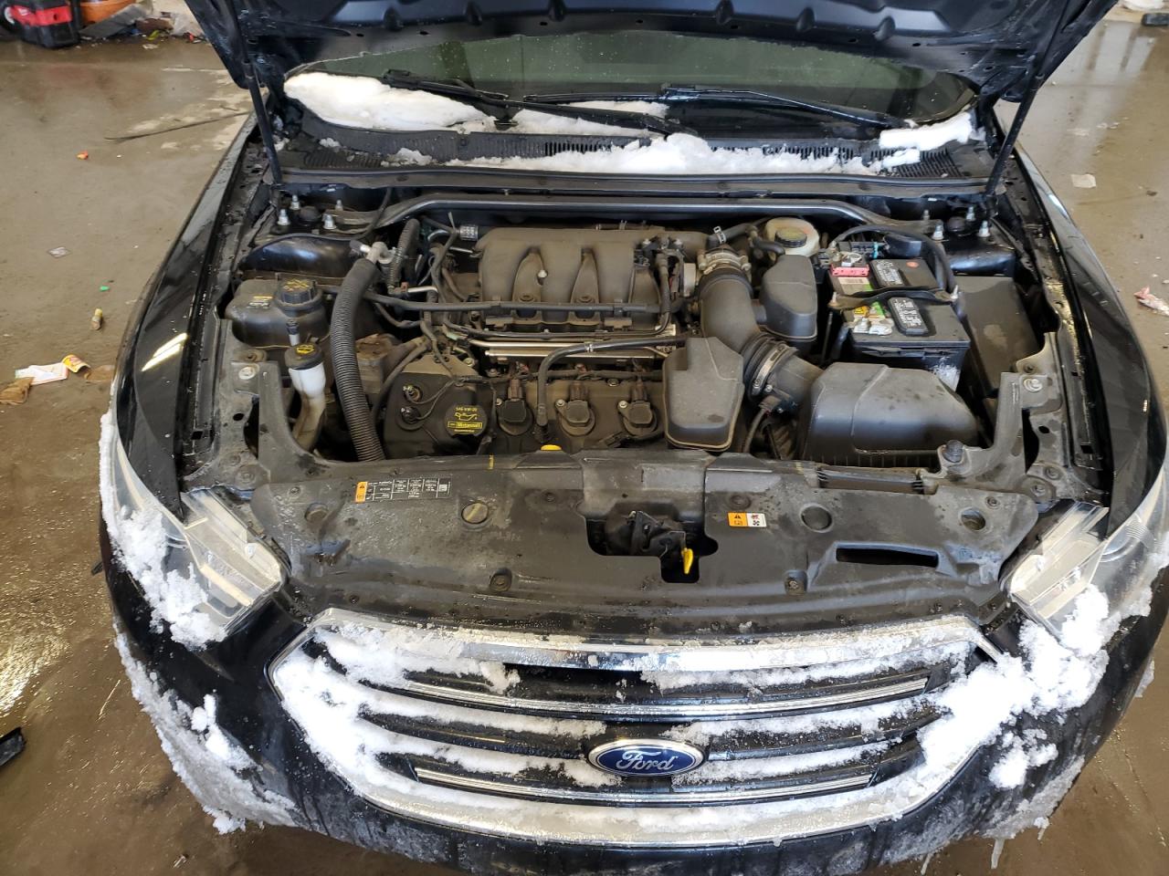 2014 Ford Taurus - Image 11