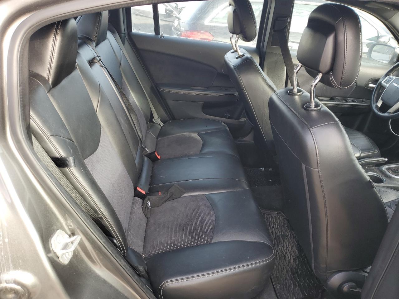 2012 Chrysler 200 - Image 11