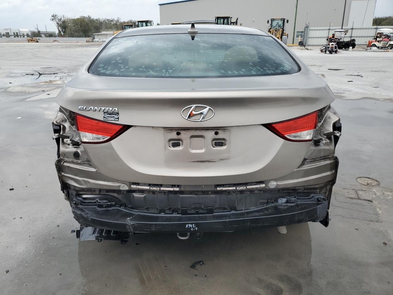 2013 Hyundai Elantra - Image 6