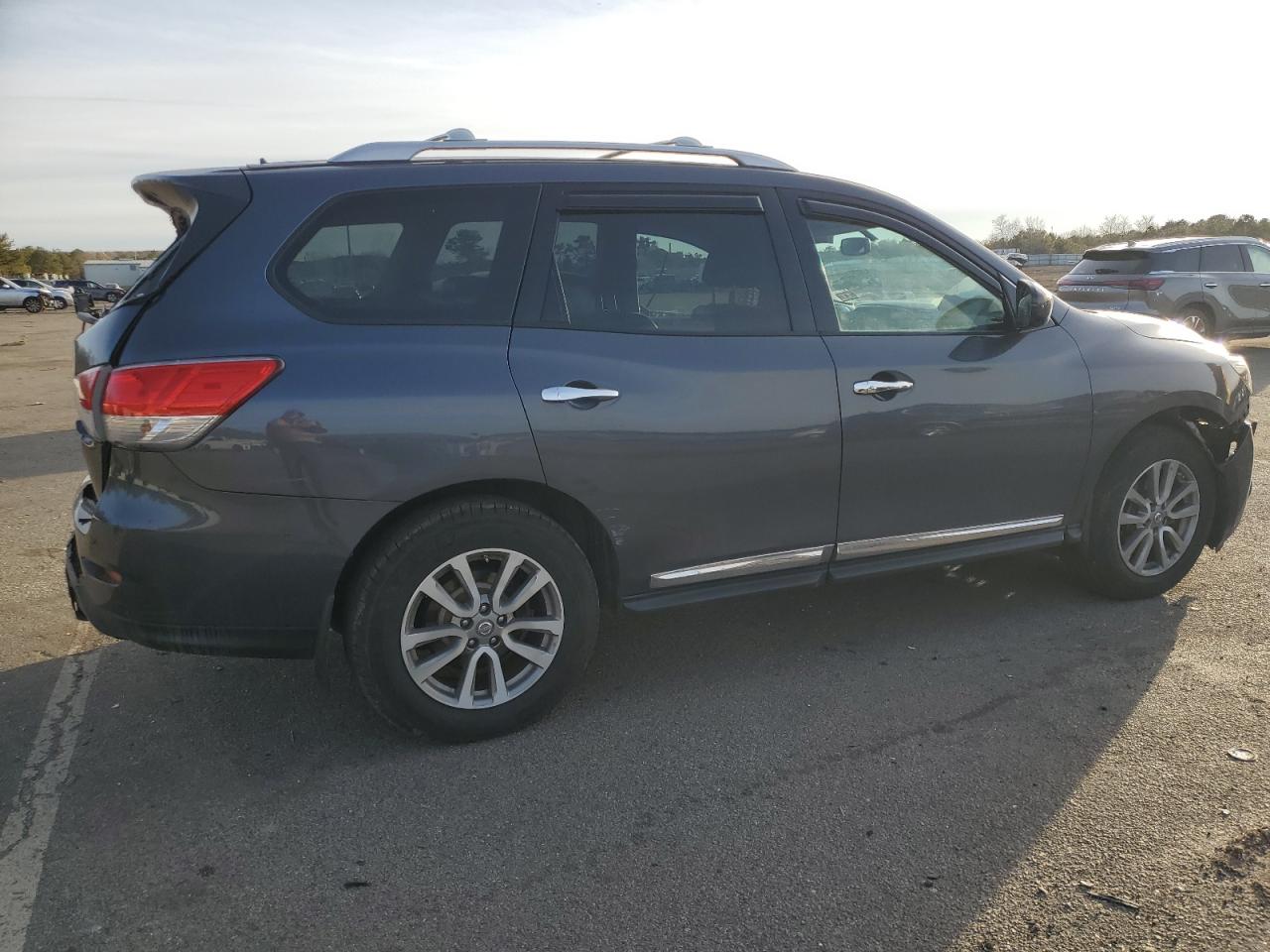 2013 Nissan Pathfinder - Image 3