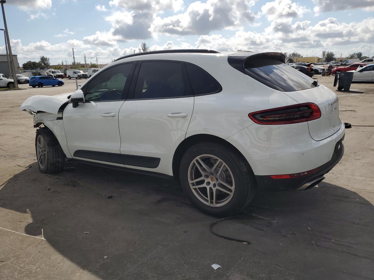 2018 Porsche Macan - Image 2