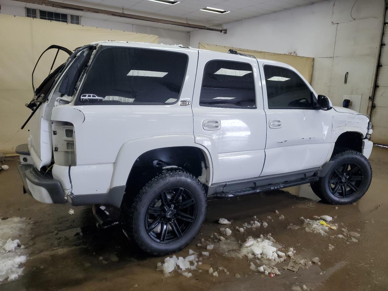 2004 Chevrolet Tahoe - Image 3