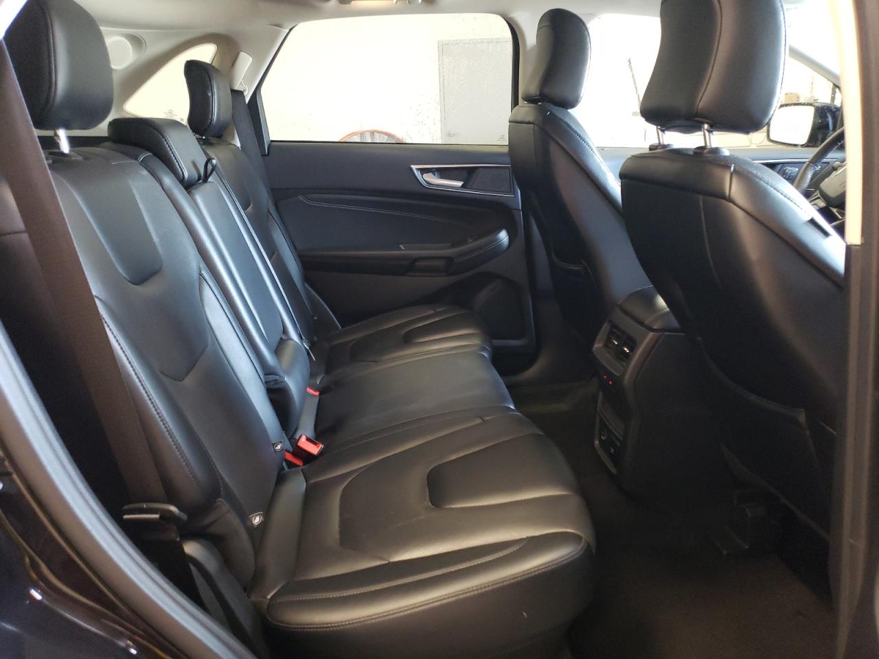 2022 Ford Edge - Image 11