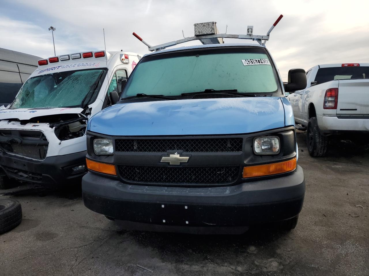 2015 Chevrolet Express - Image 5