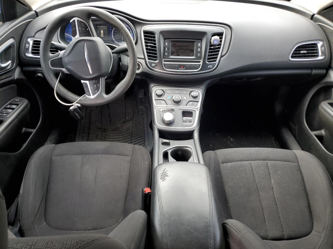 2016 Chrysler 200 - Image 8