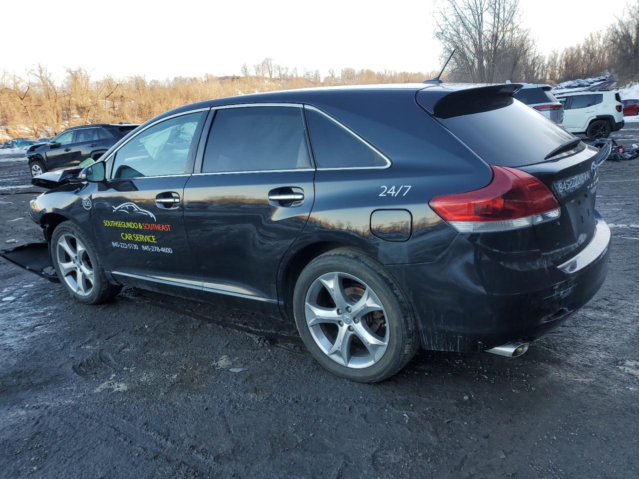 2014 Toyota Venza - Image 2