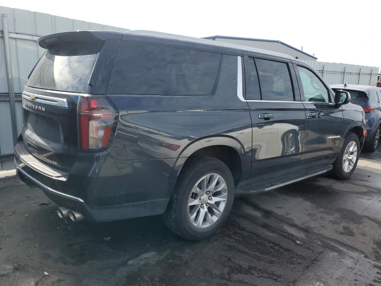 2023 Chevrolet Suburban - Image 3